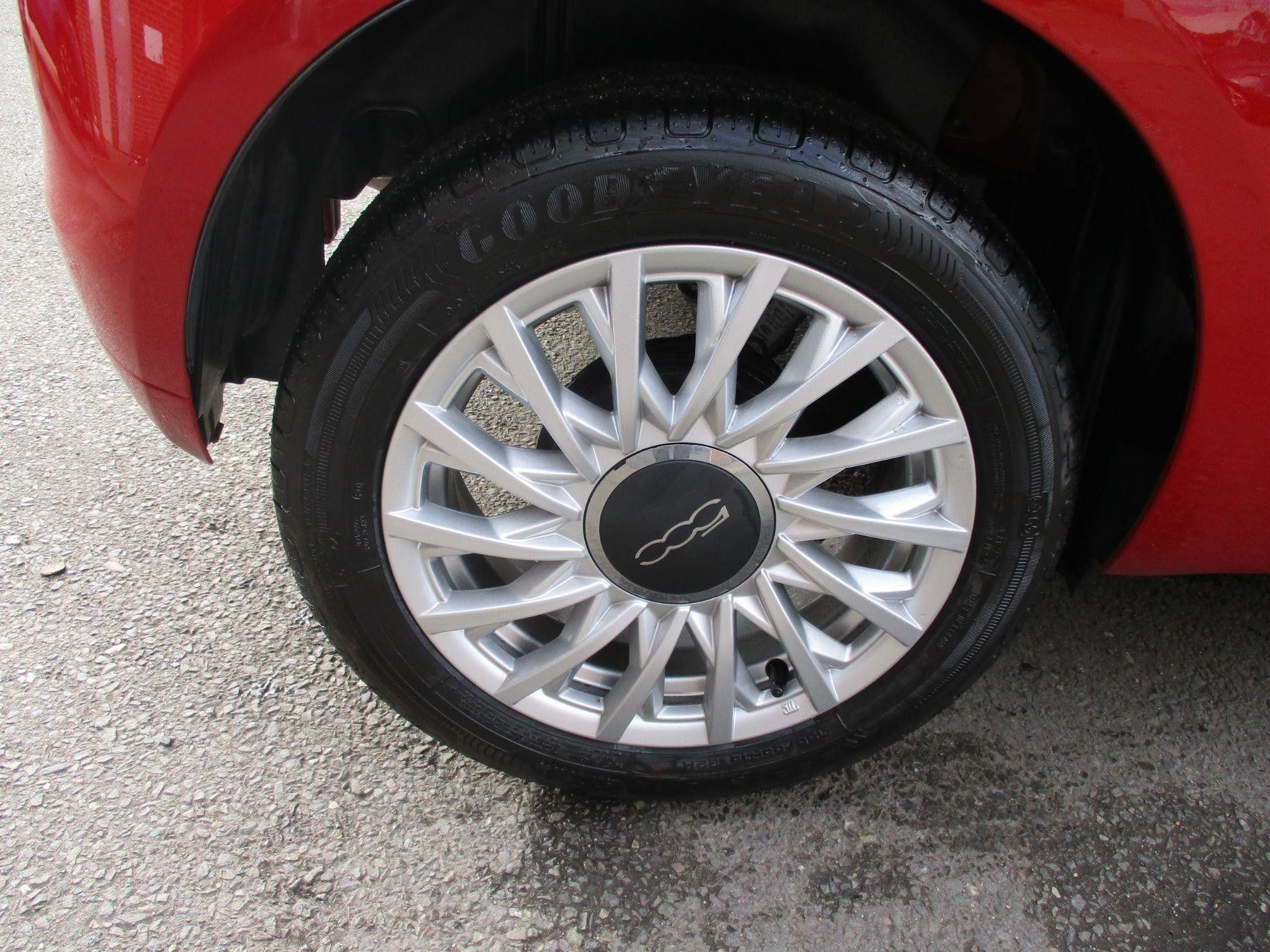 Fiat 500 Hybrid Image 11