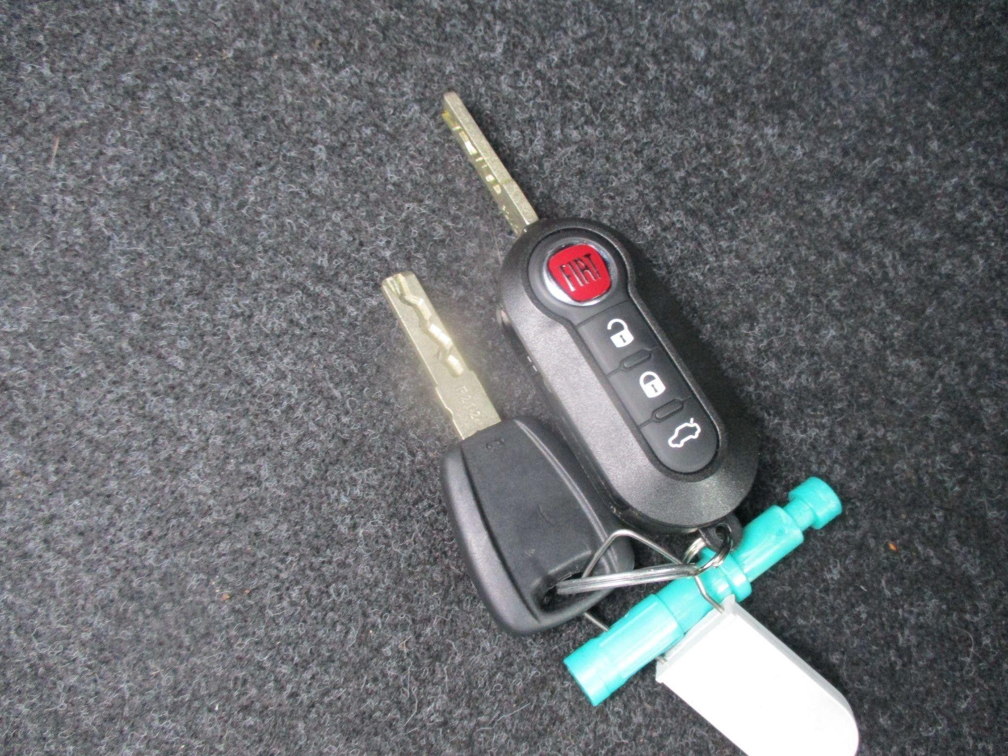 Fiat 500 Hybrid Image 19