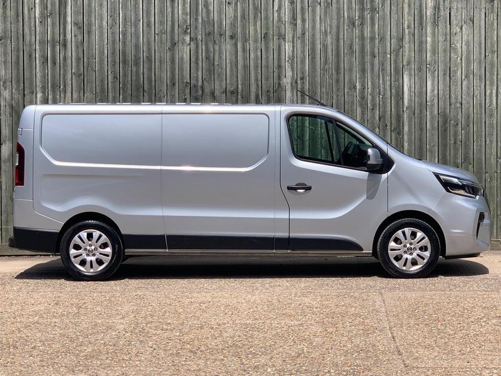 Nissan Primastar Image 8