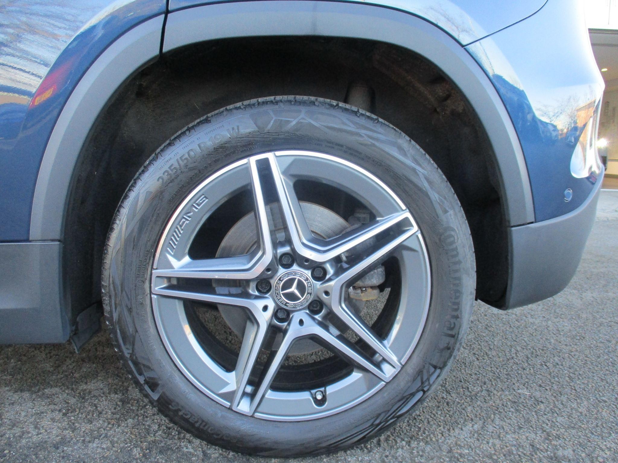Mercedes-Benz GLA Image 13
