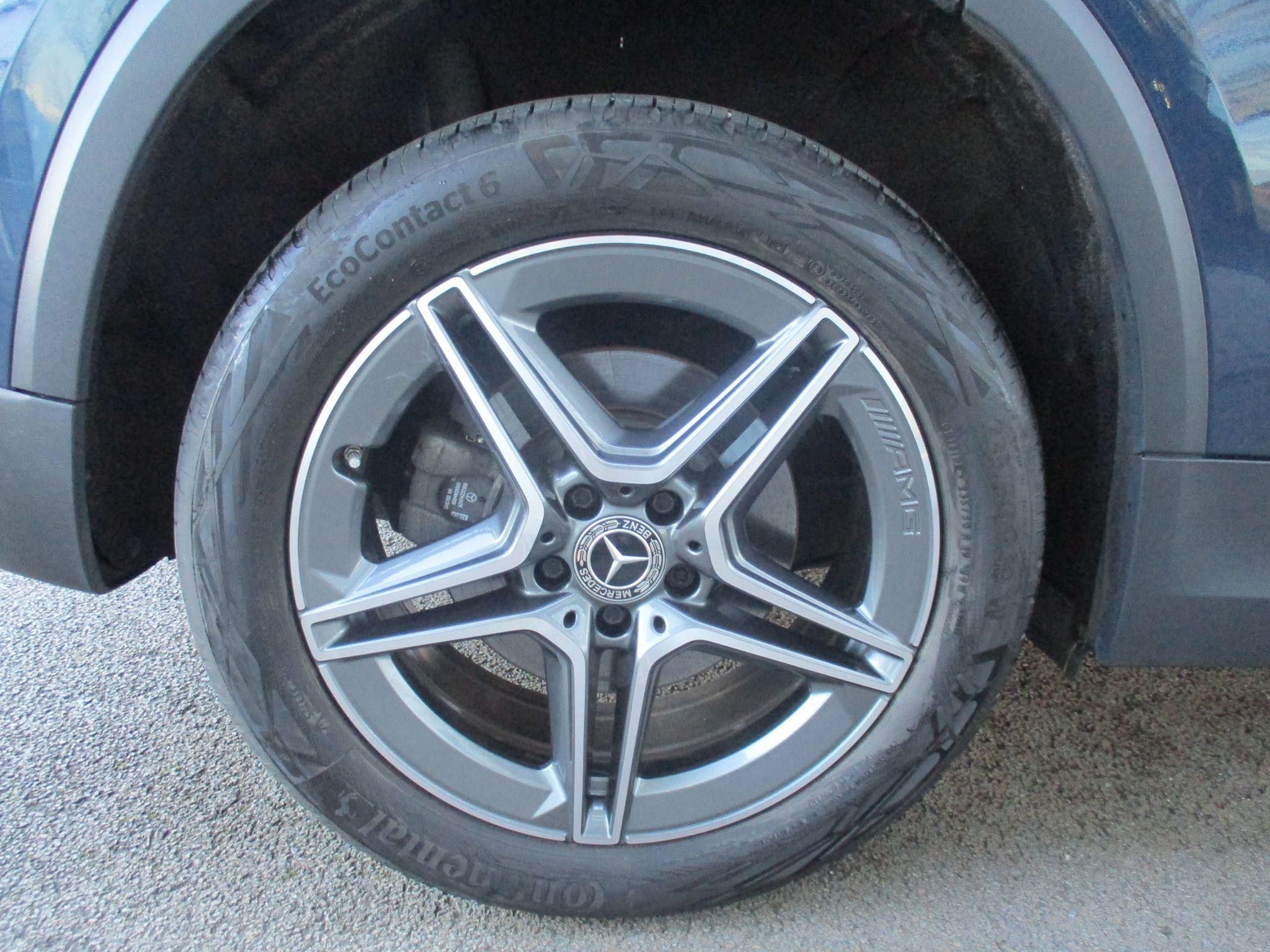 Mercedes-Benz GLA Image 14