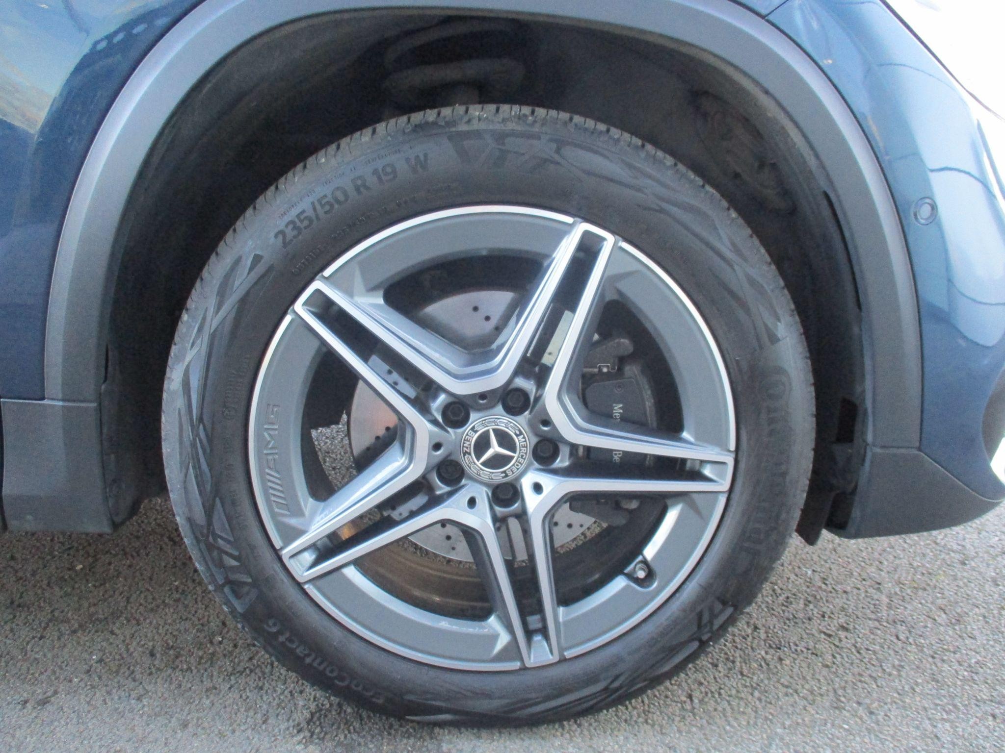 Mercedes-Benz GLA Image 15
