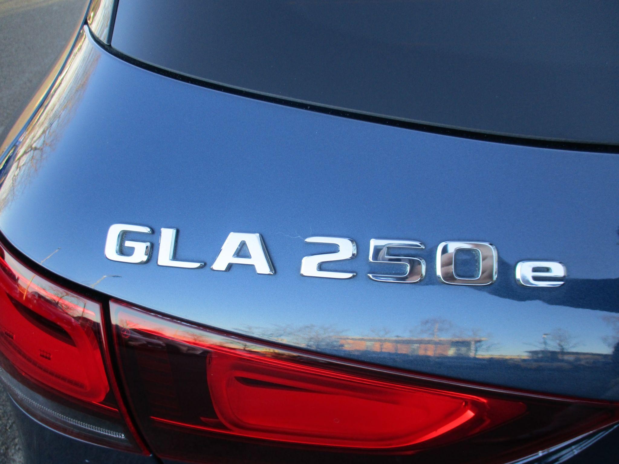 Mercedes-Benz GLA Image 19