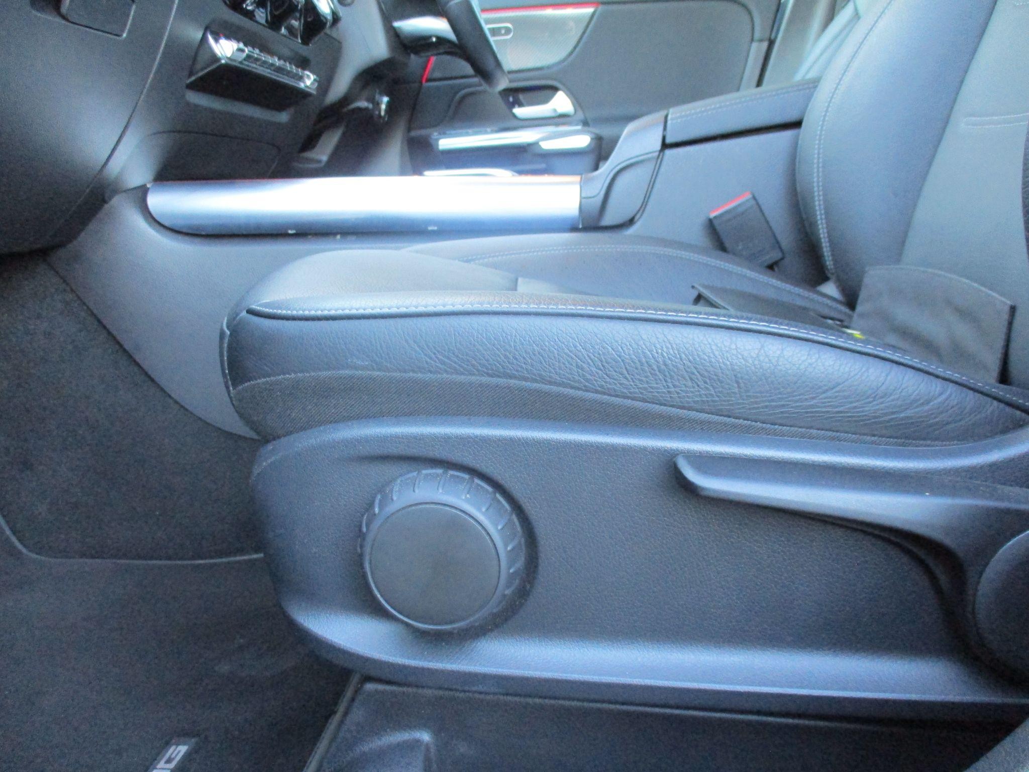 Mercedes-Benz GLA Image 29