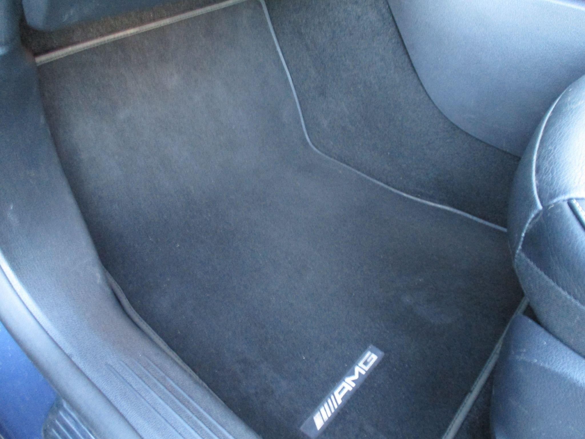 Mercedes-Benz GLA Image 30