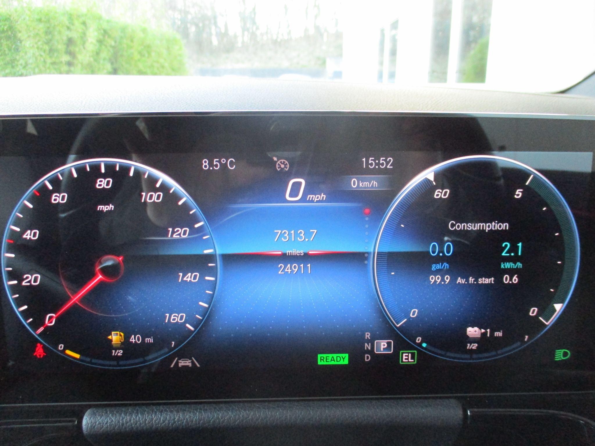 Mercedes-Benz GLA Image 49