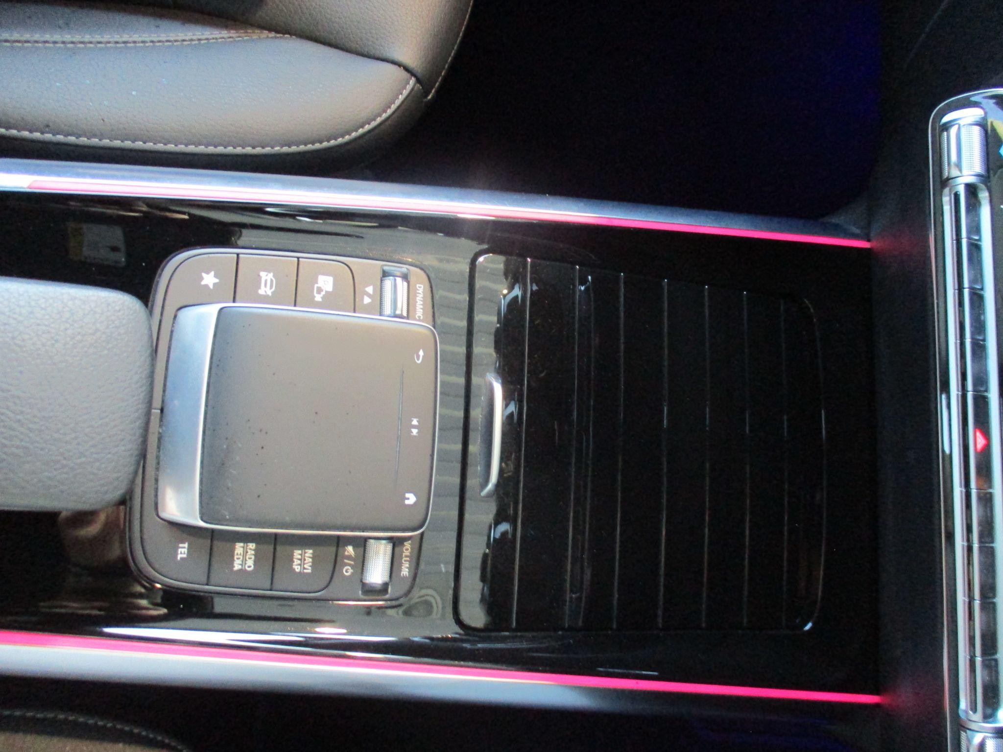 Mercedes-Benz GLA Image 54
