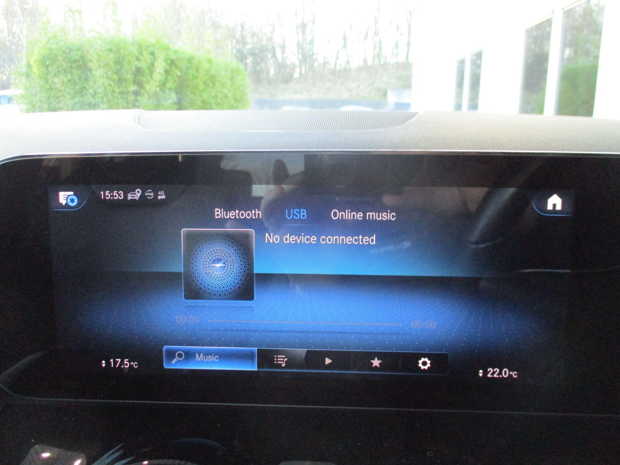 Mercedes-Benz GLA Image 59