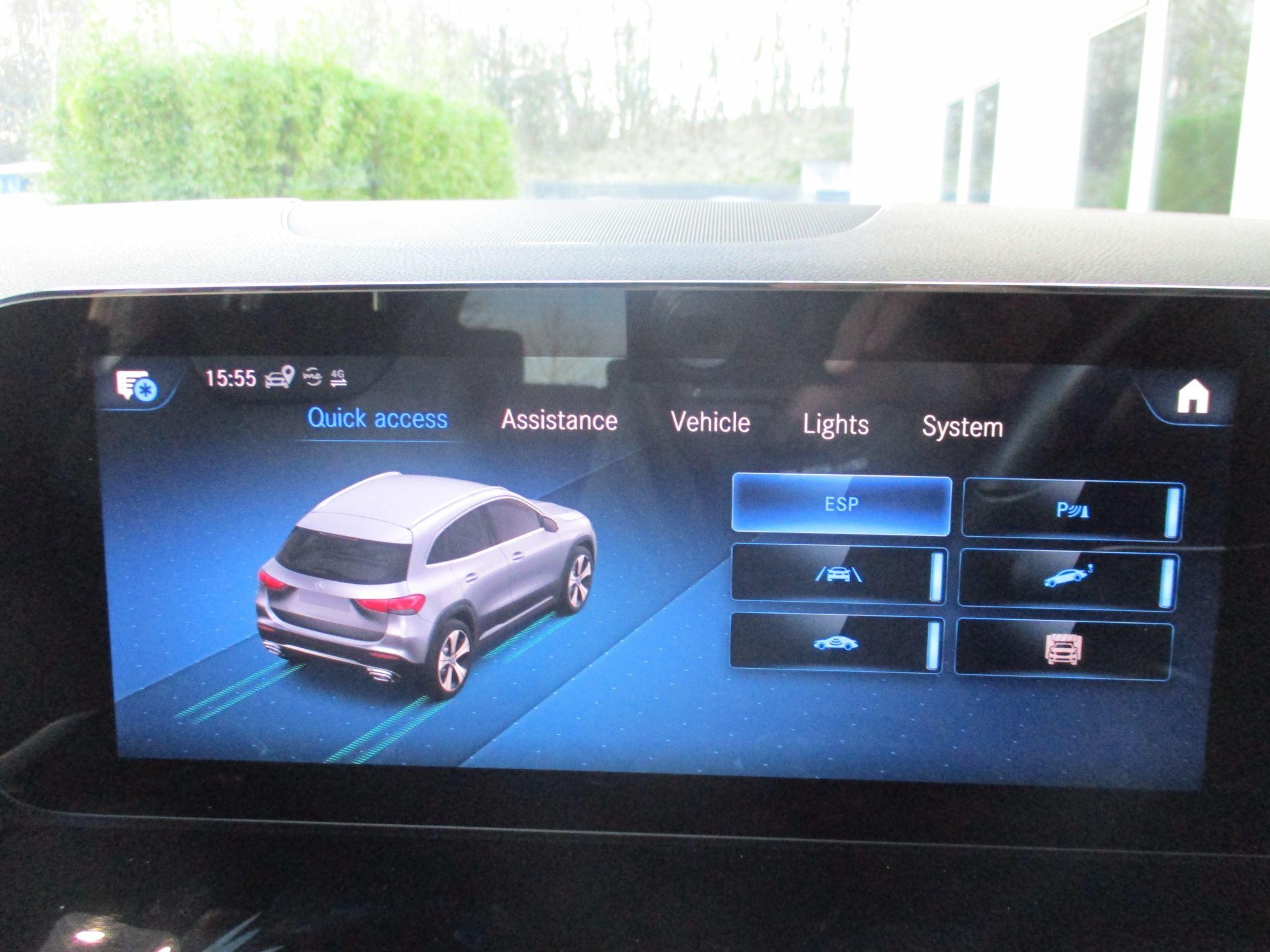 Mercedes-Benz GLA Image 68