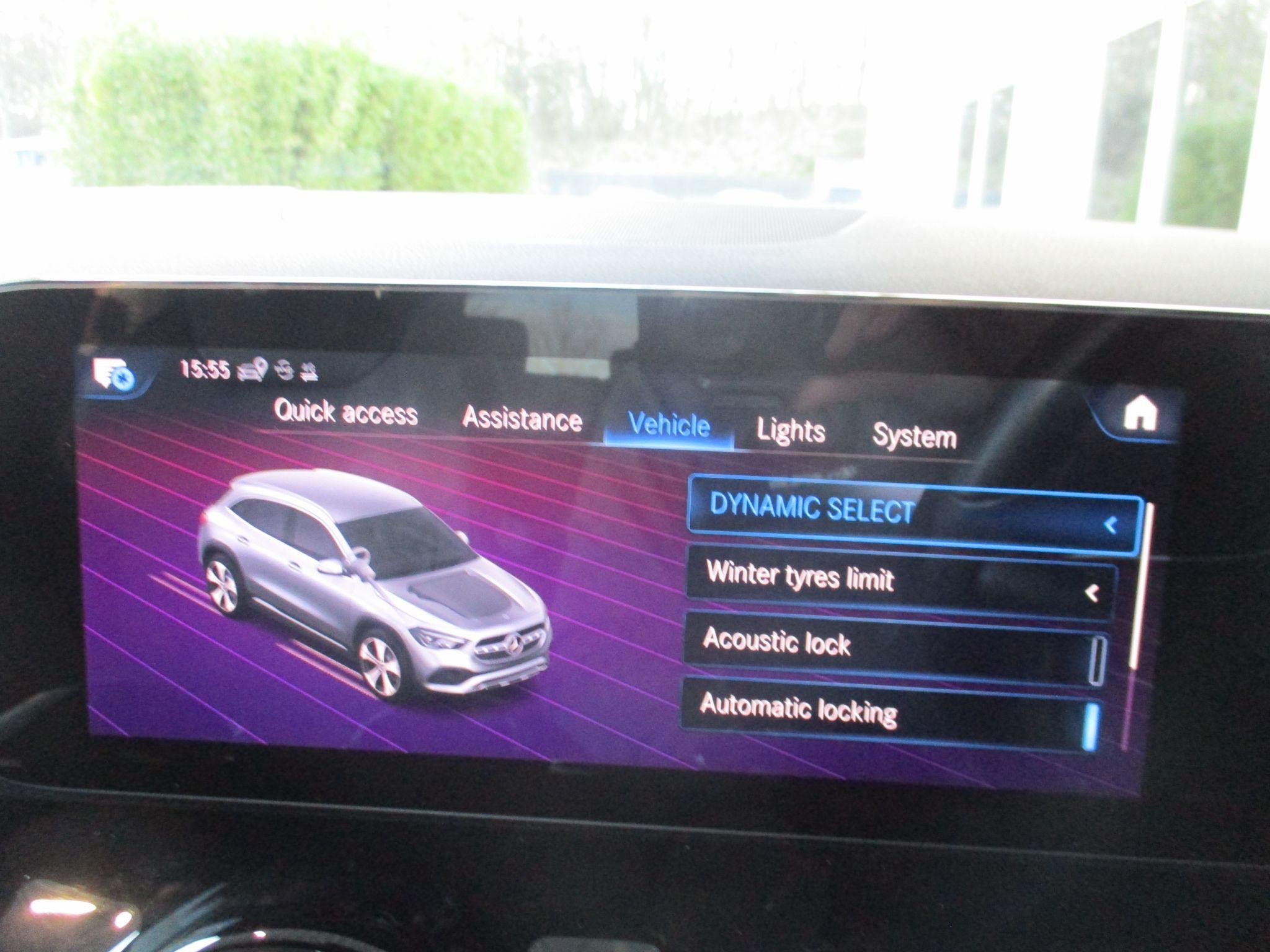 Mercedes-Benz GLA Image 70