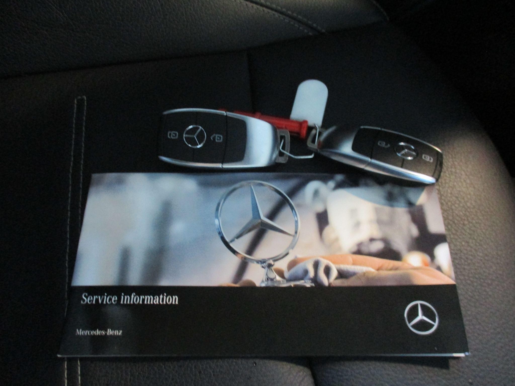 Mercedes-Benz GLA Image 76