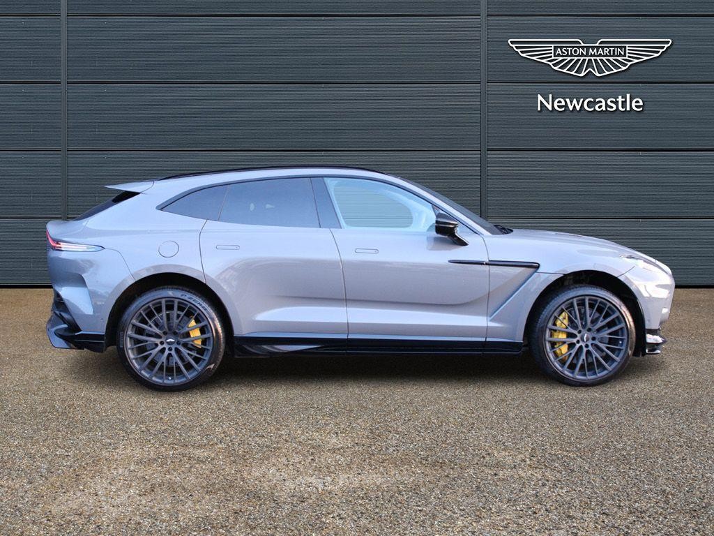 Aston Martin DBX Image 5