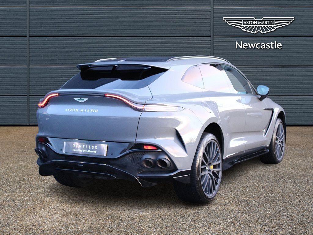 Aston Martin DBX Image 6
