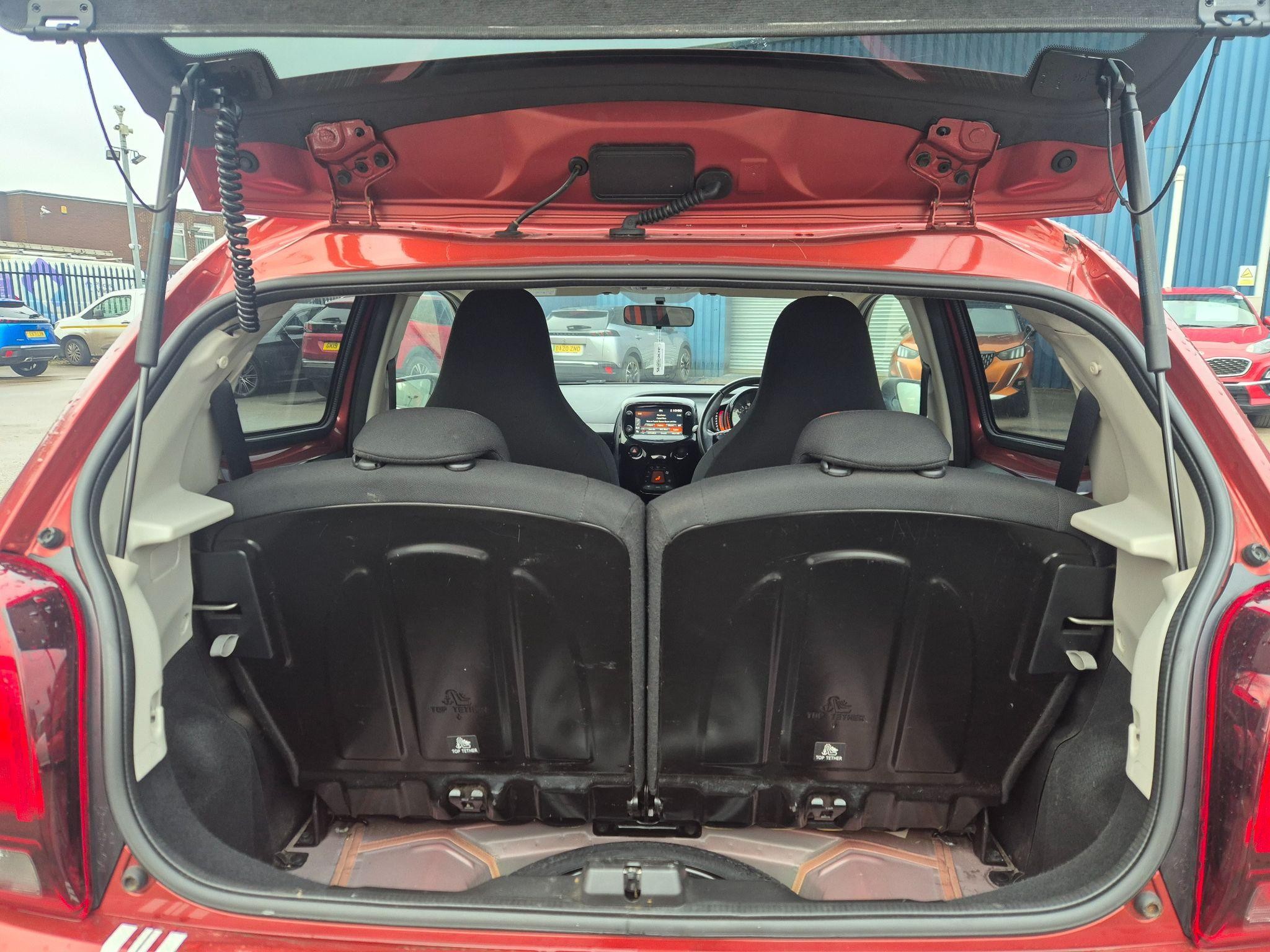 Peugeot 108 Image 10