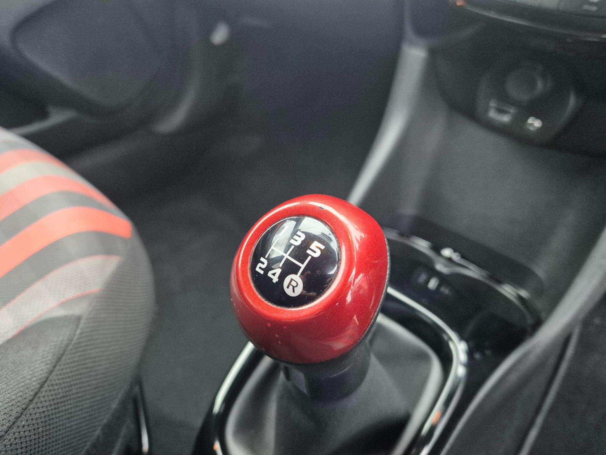 Peugeot 108 Image 15