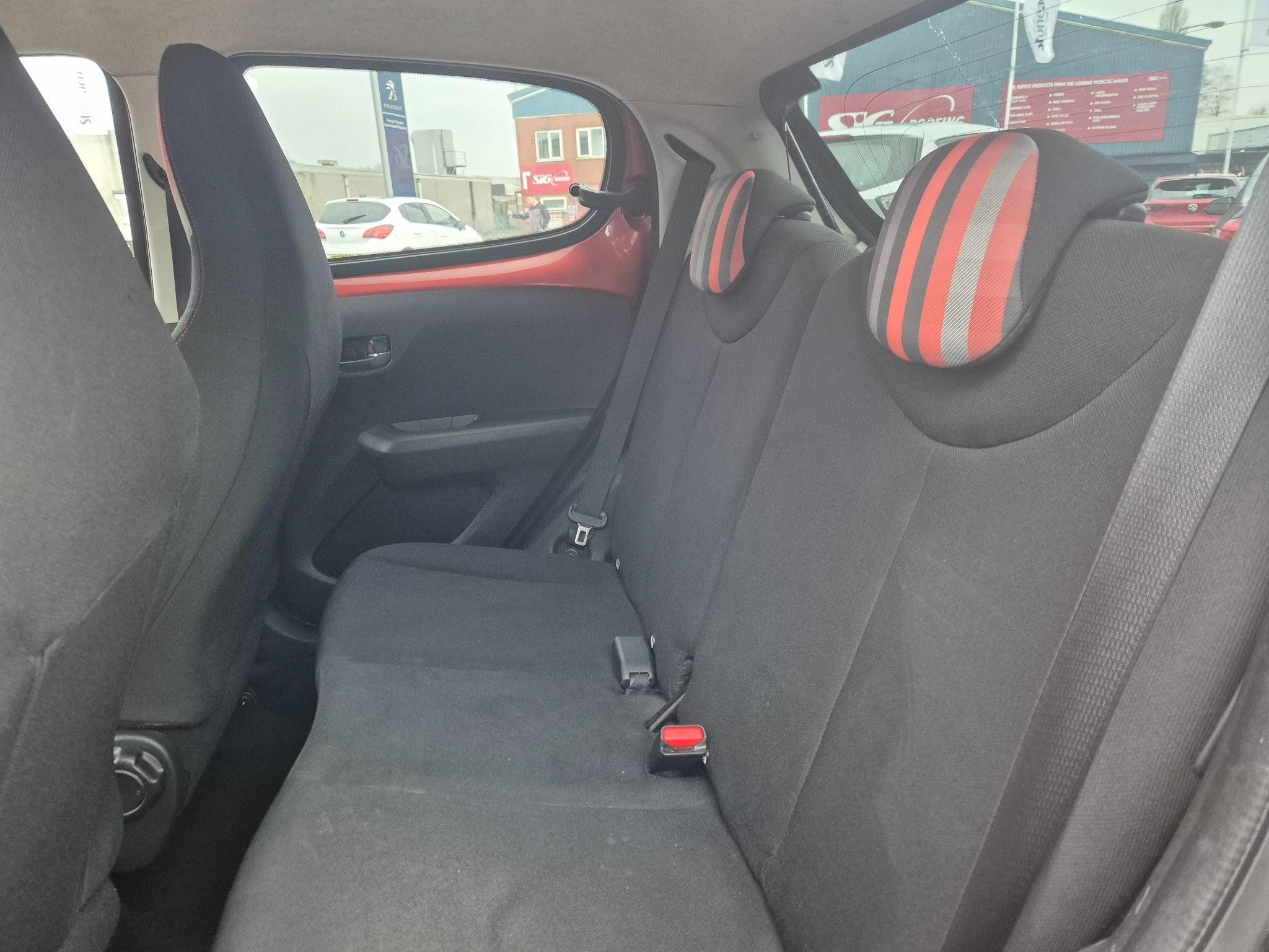 Peugeot 108 Image 18