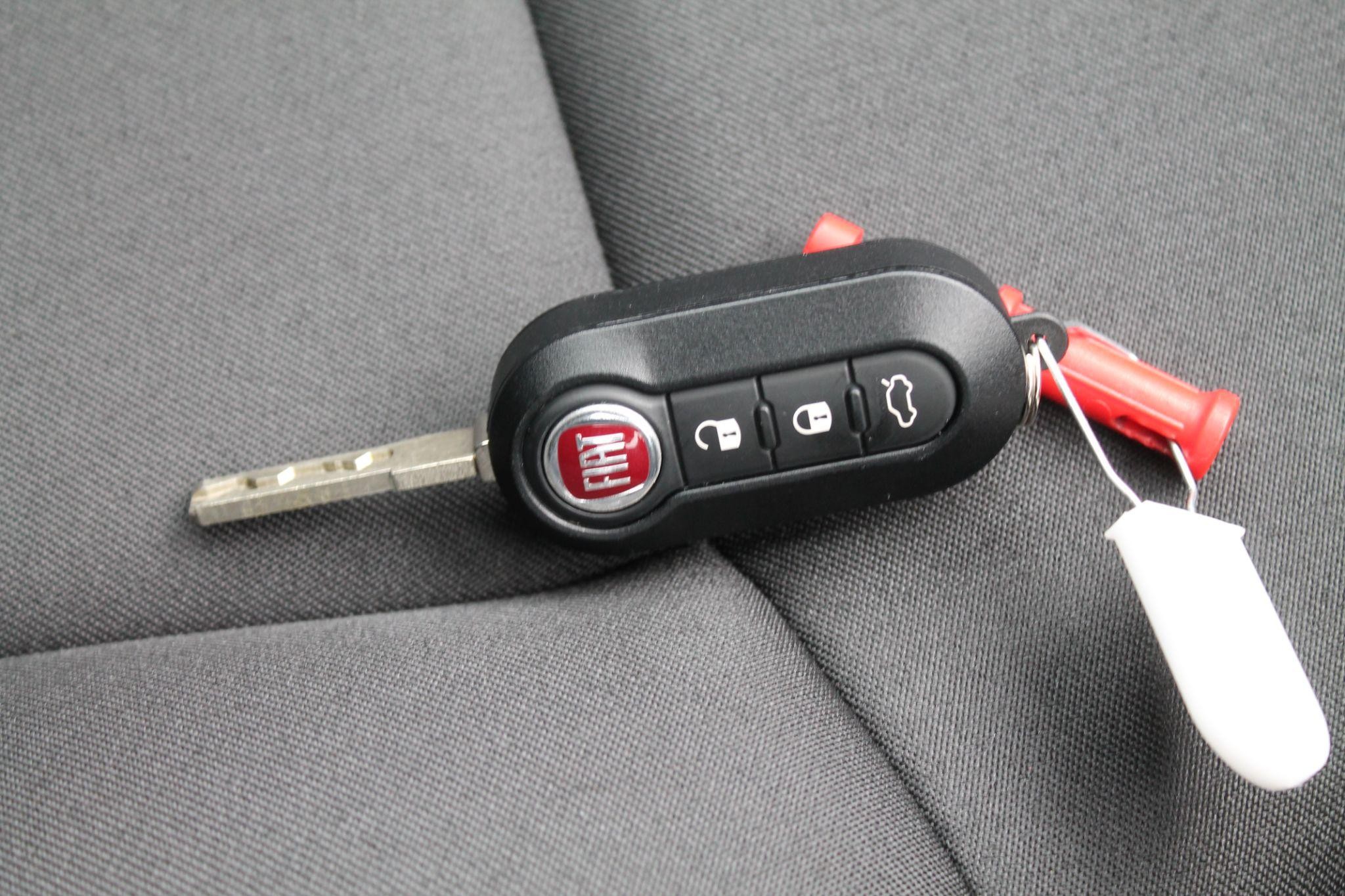 Fiat 500 Hybrid Image 26