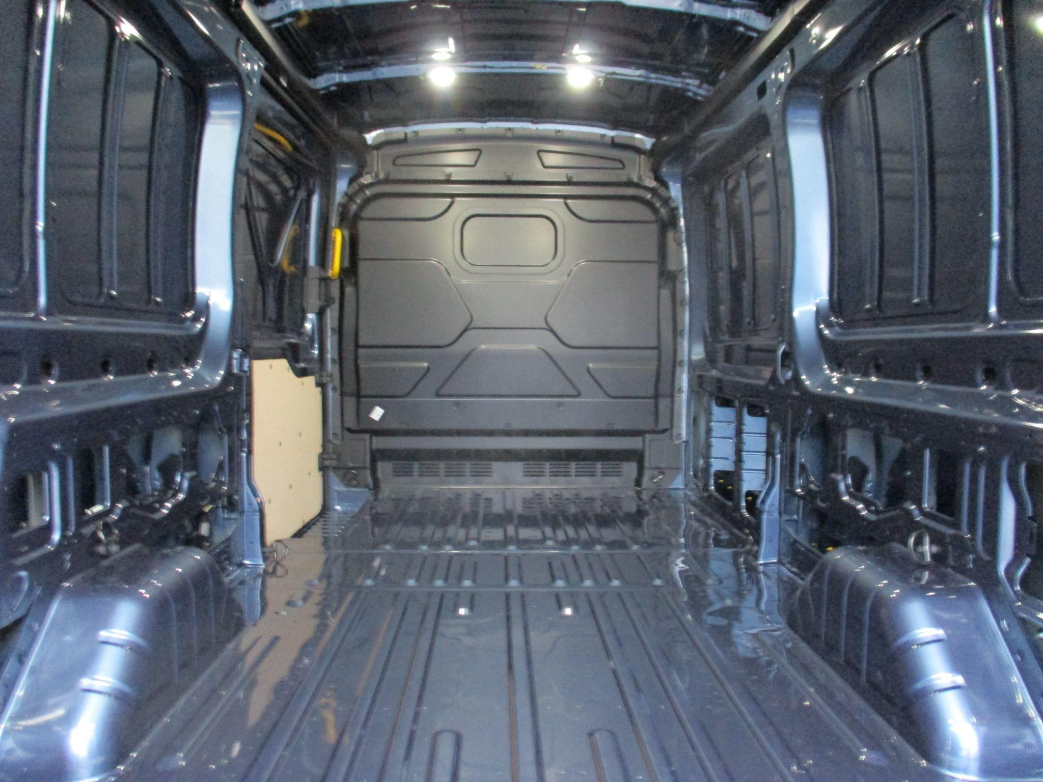 Ford Transit Image 14