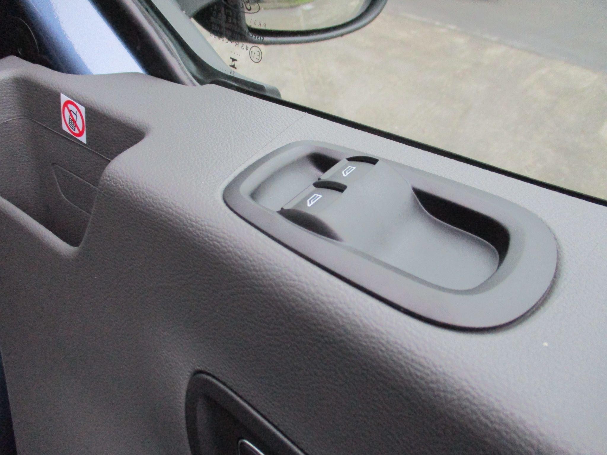 Ford Transit Image 19