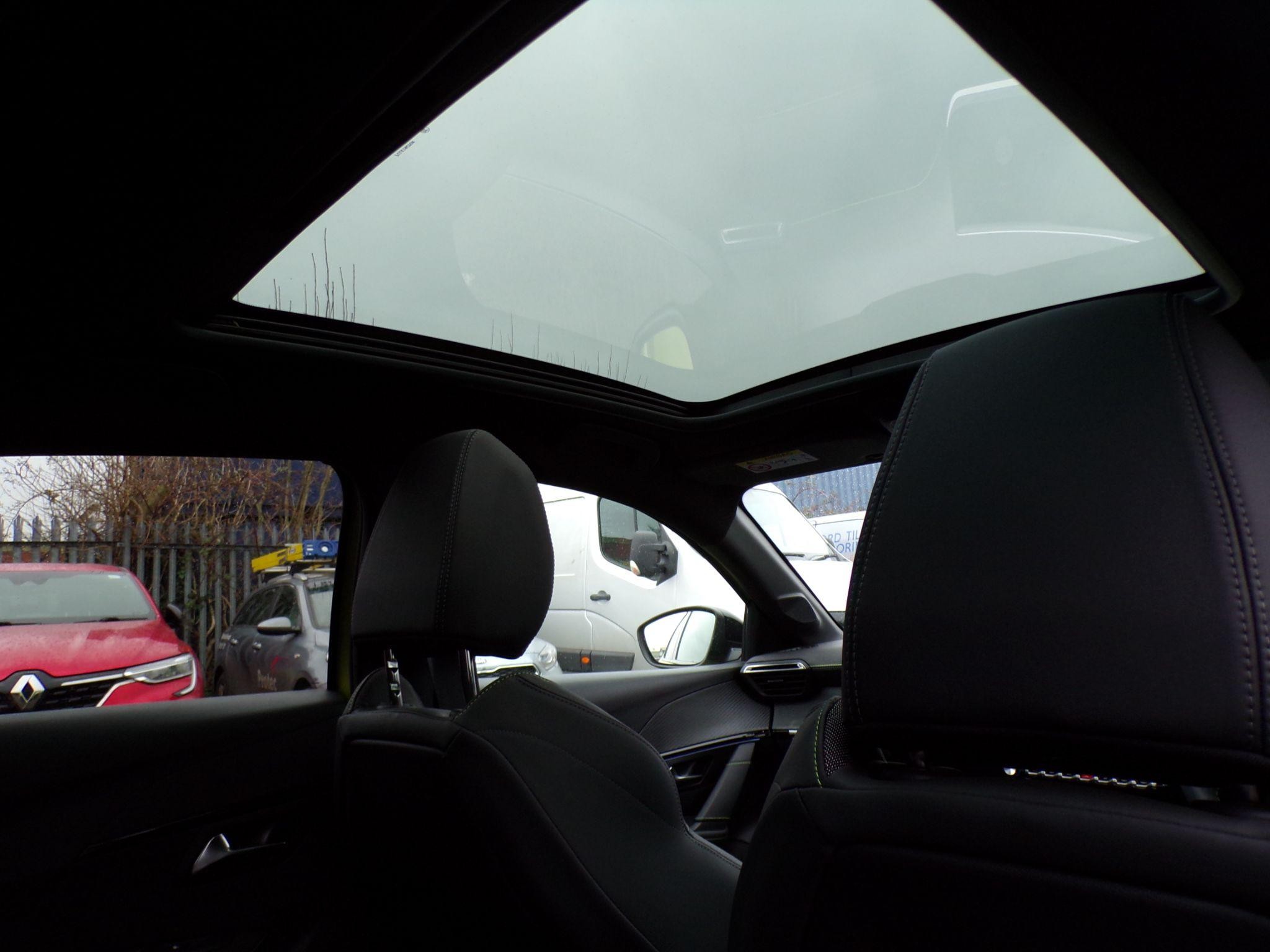 Peugeot E-208 Image 19