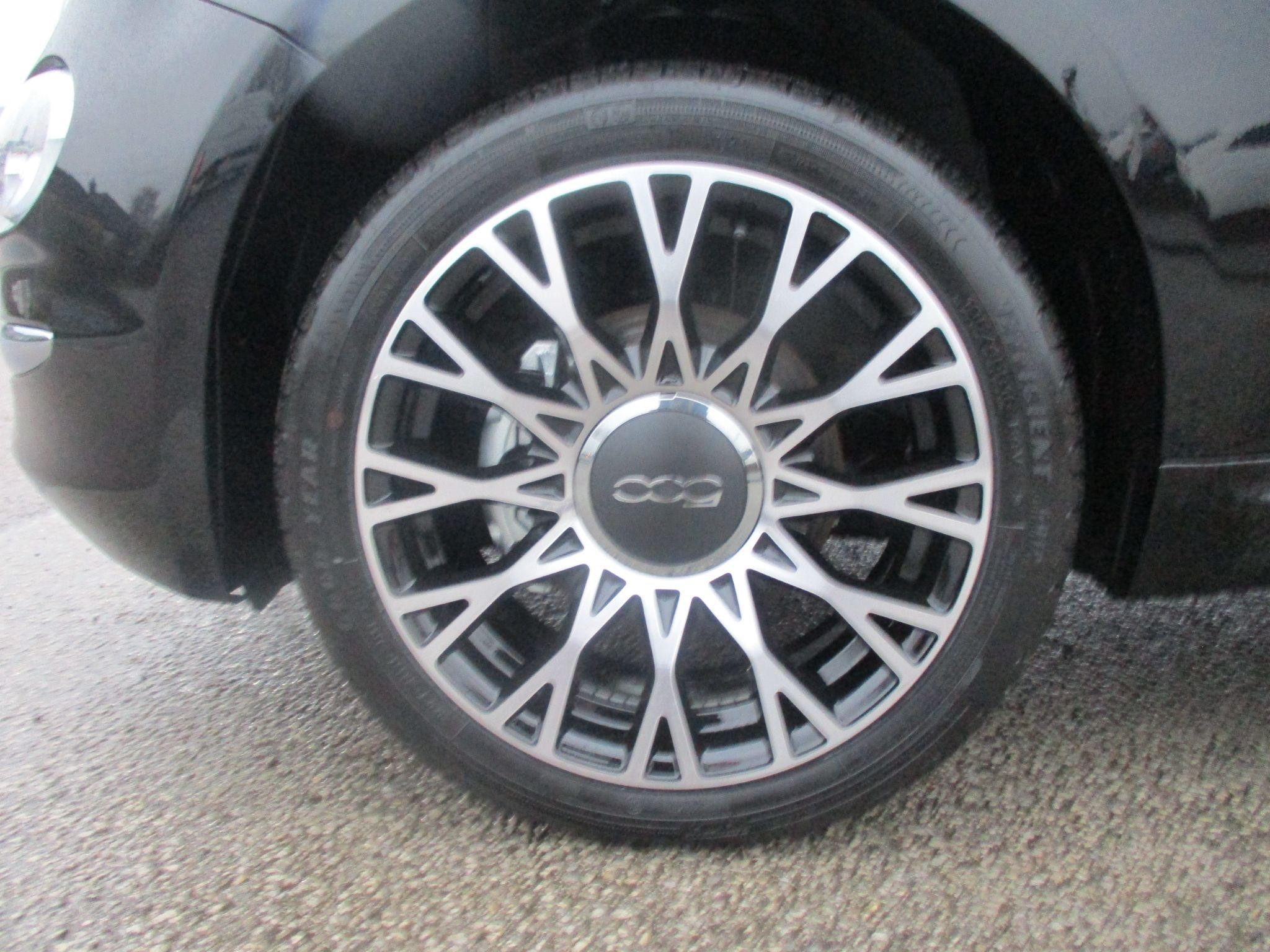 Fiat 500 Hybrid Image 11
