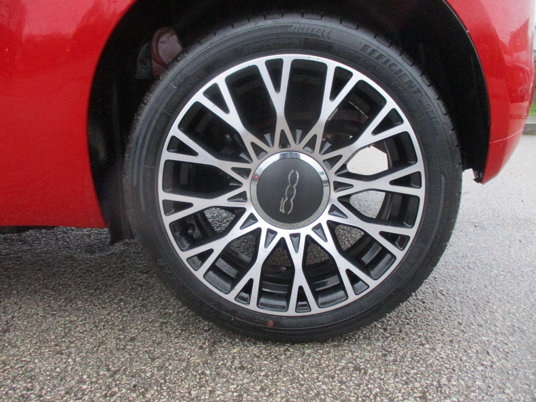 Fiat 500 Hybrid Image 11