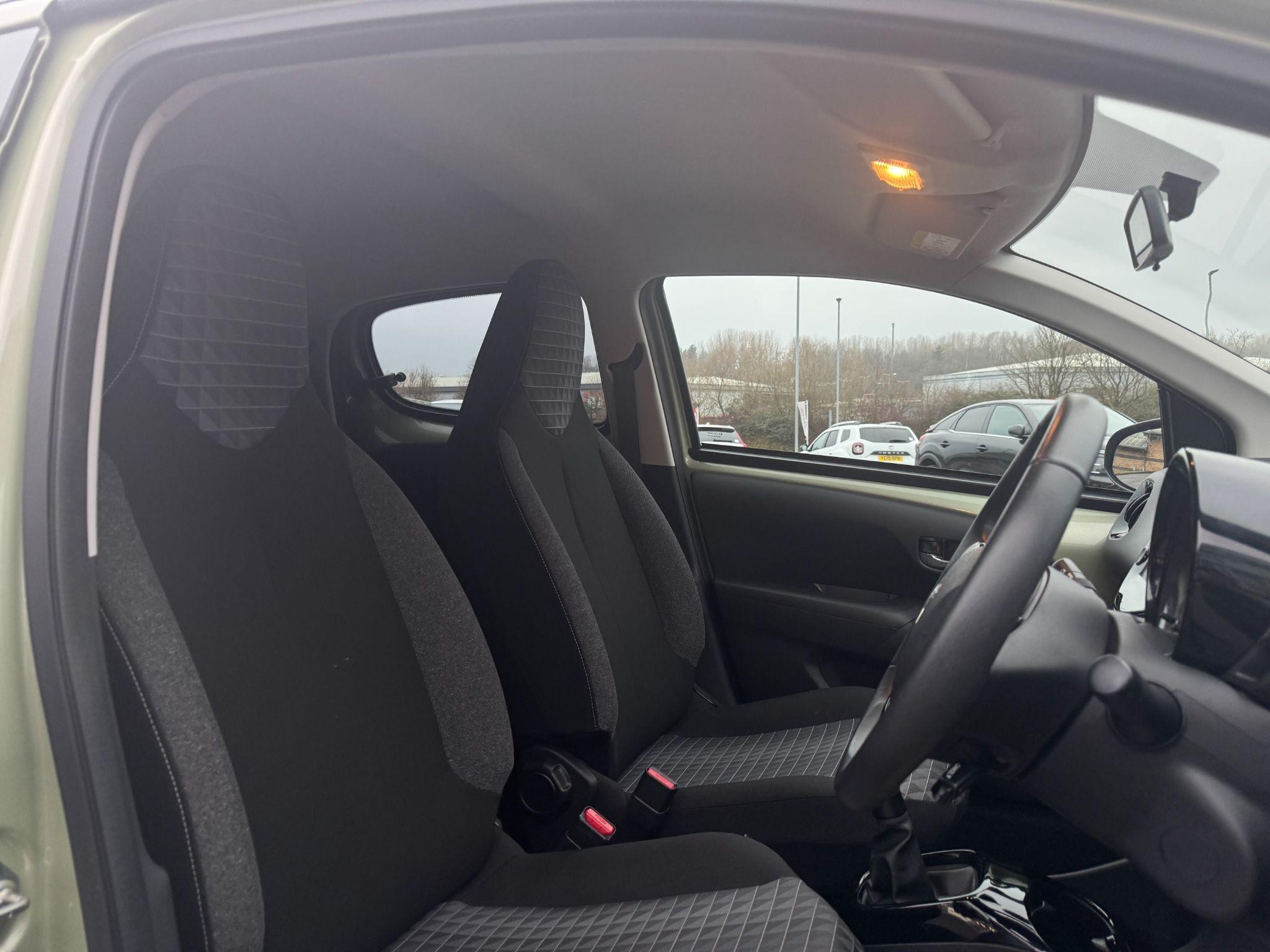 Peugeot 108 Image 11
