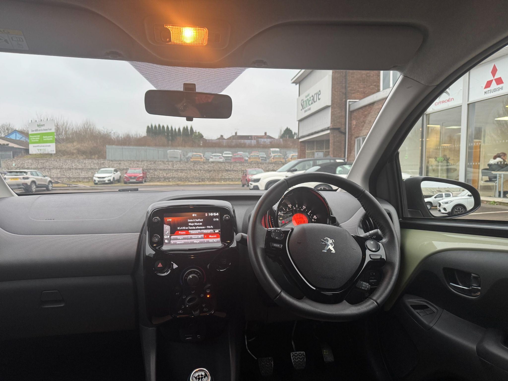 Peugeot 108 Image 17