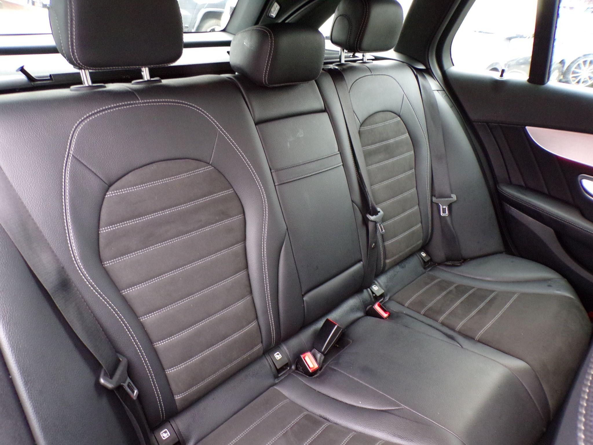 Mercedes-Benz C-Class Image 11