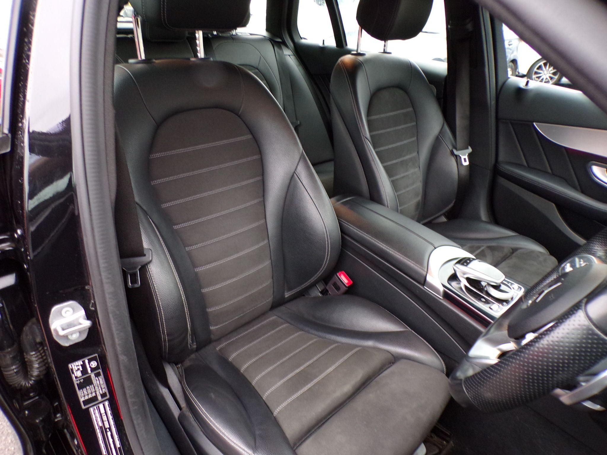 Mercedes-Benz C-Class Image 12