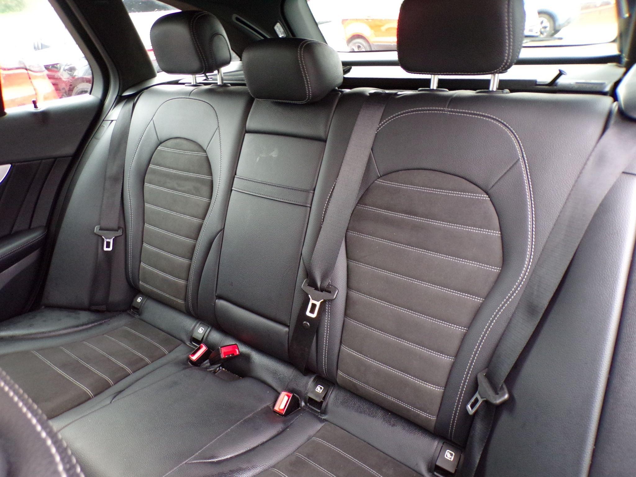 Mercedes-Benz C-Class Image 14