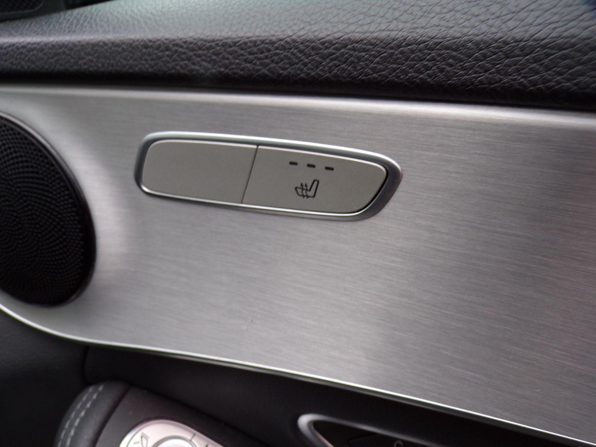 Mercedes-Benz C-Class Image 17