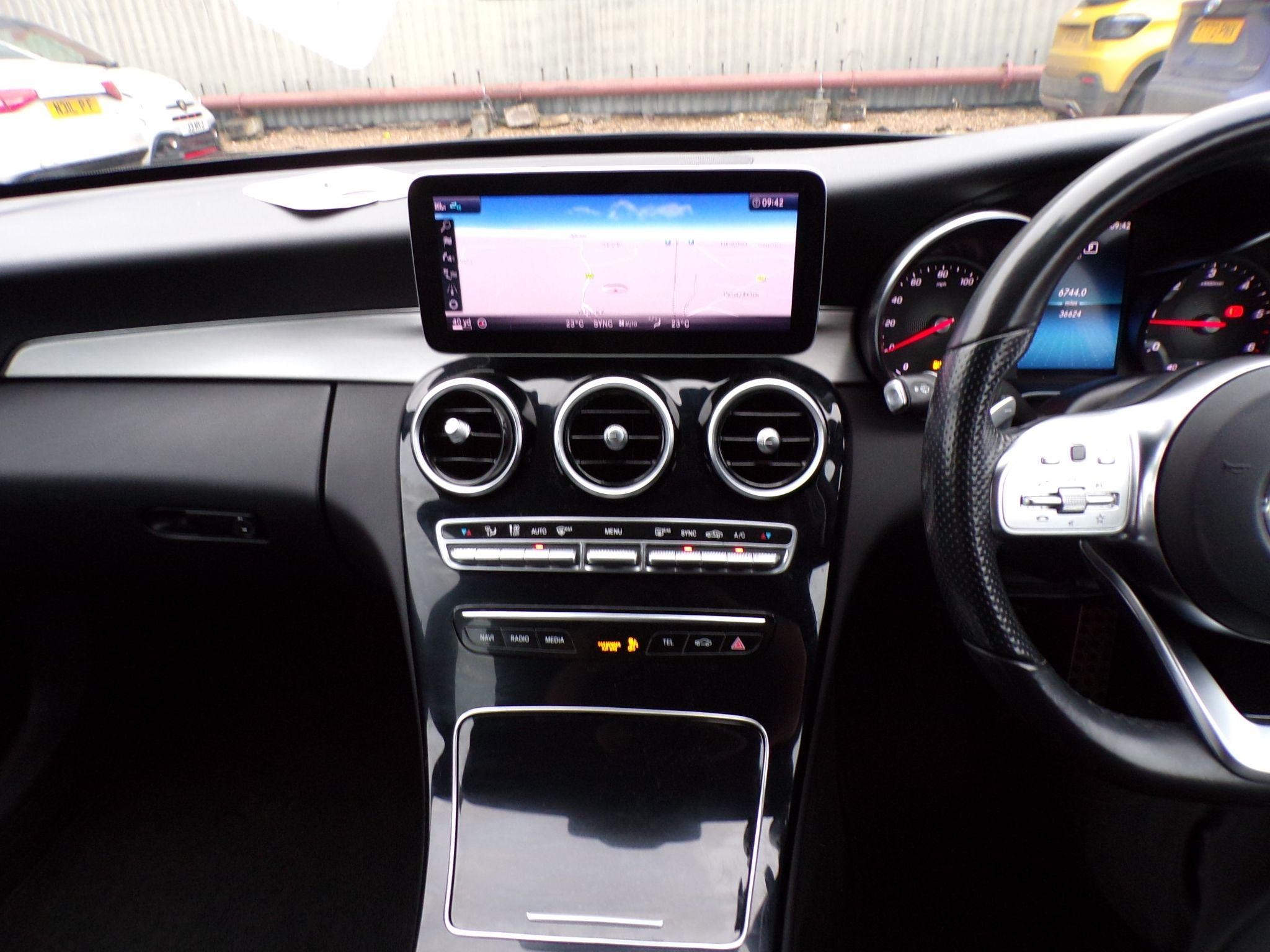 Mercedes-Benz C-Class Image 20