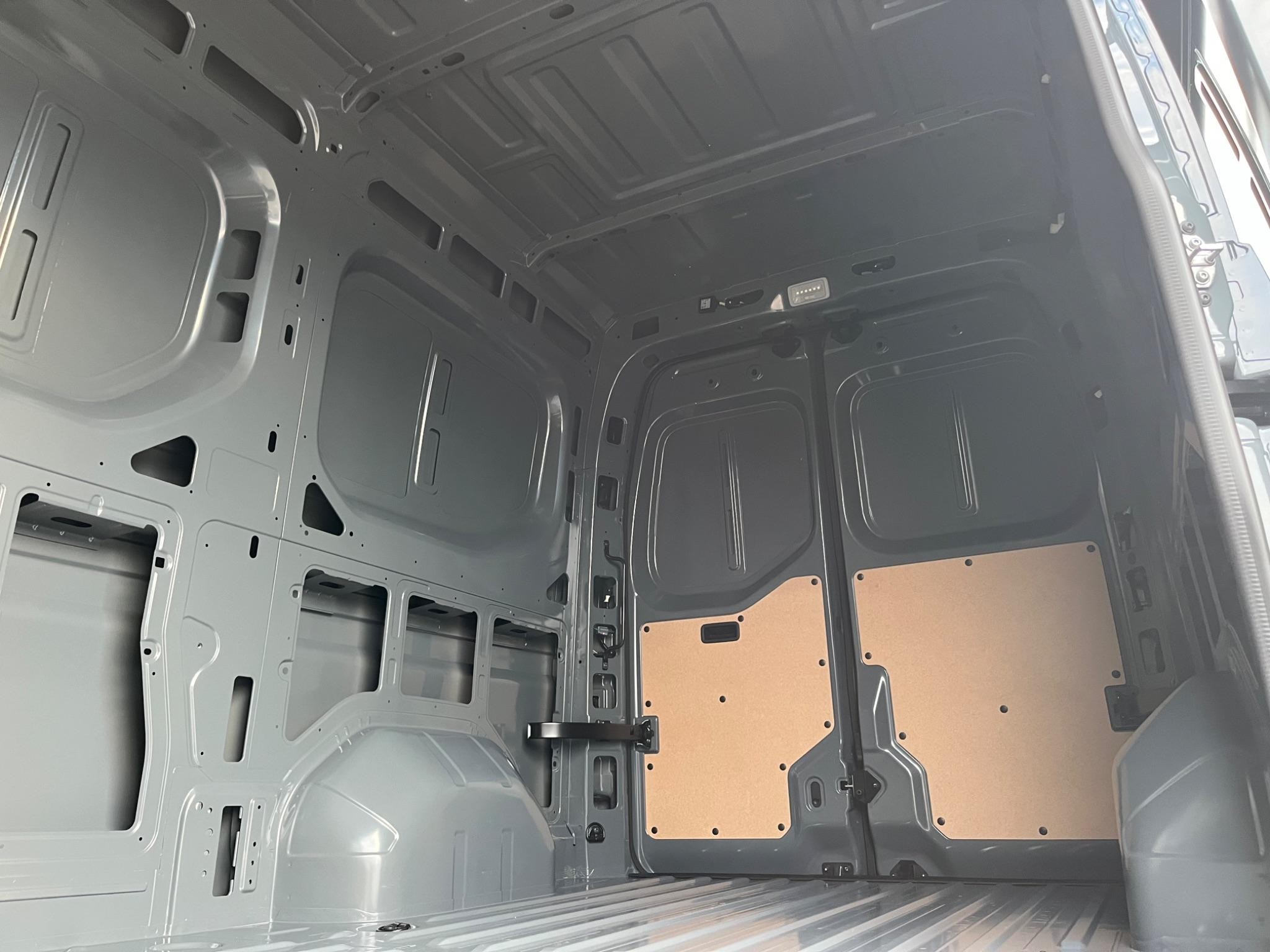 Nissan Interstar Image 11