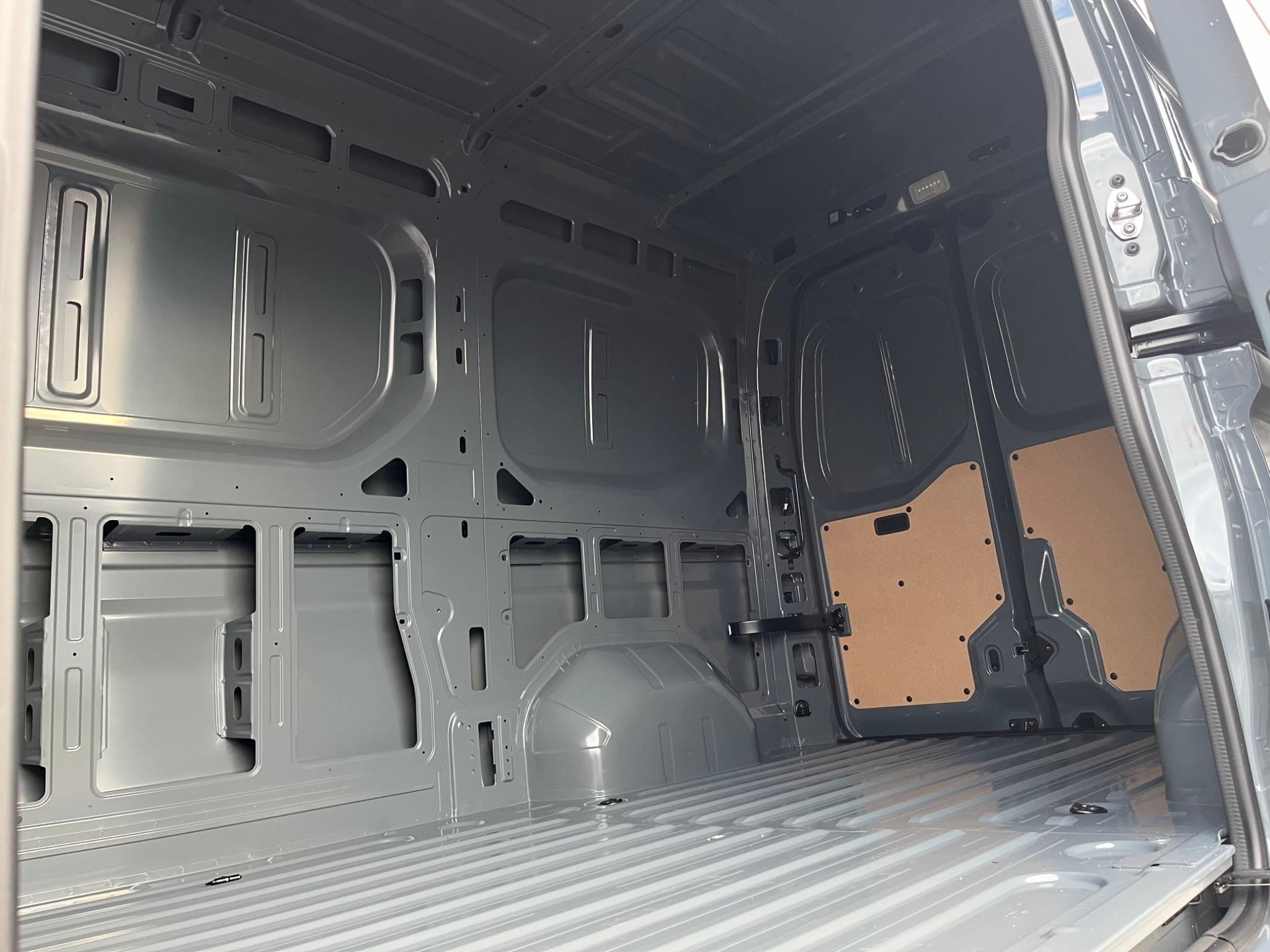 Nissan Interstar Image 12