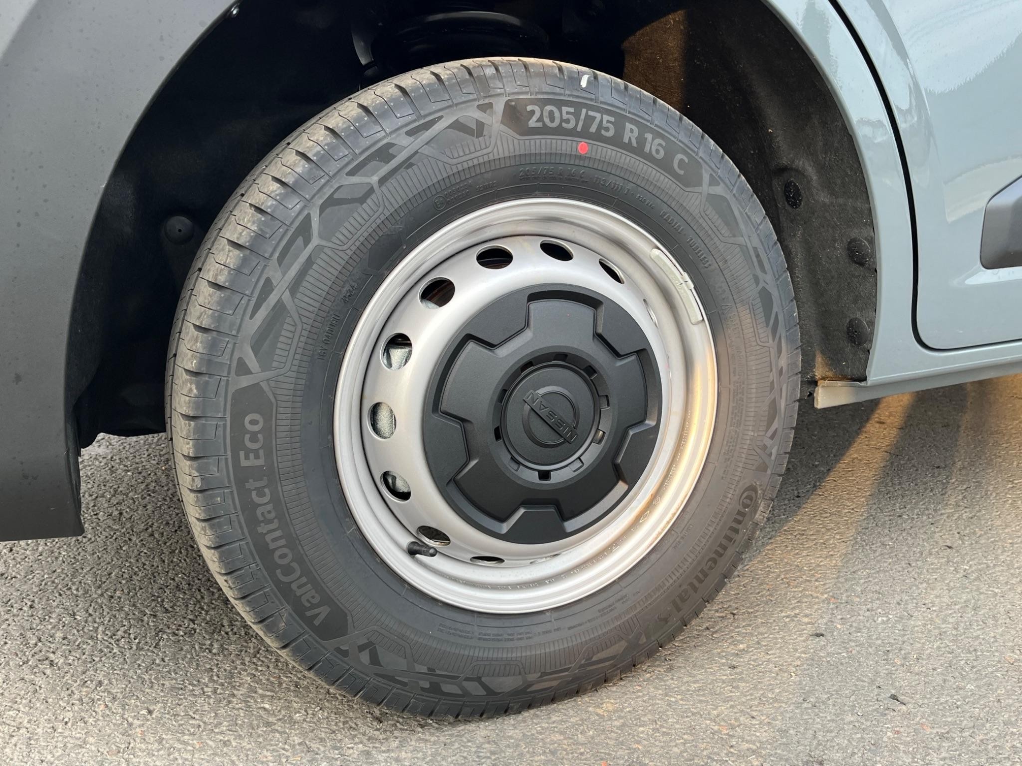Nissan Interstar Image 17
