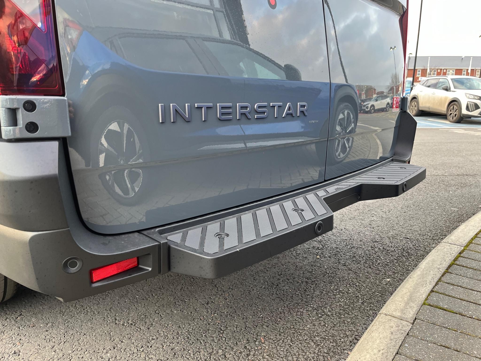 Nissan Interstar Image 21