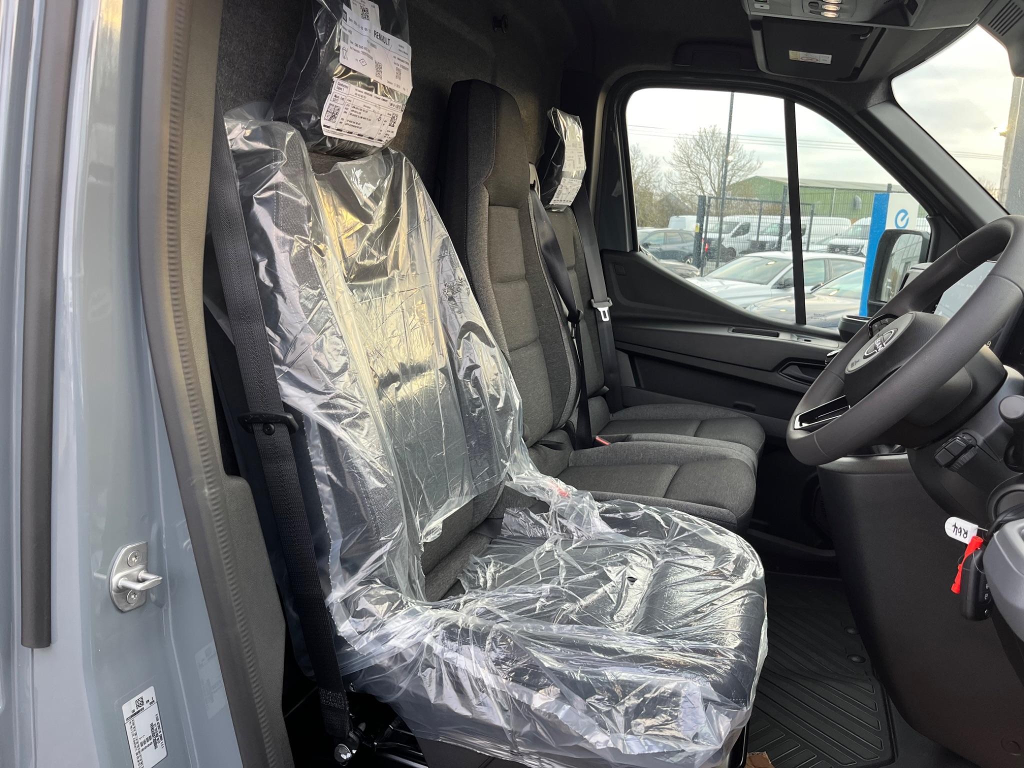 Nissan Interstar Image 28