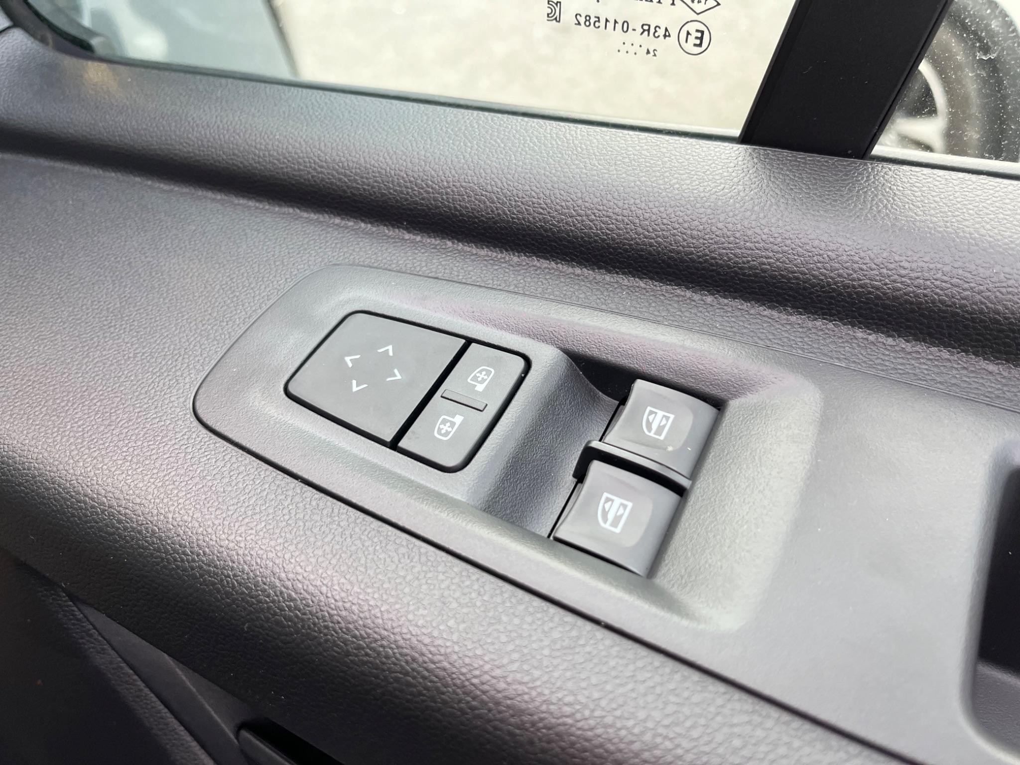 Nissan Interstar Image 40