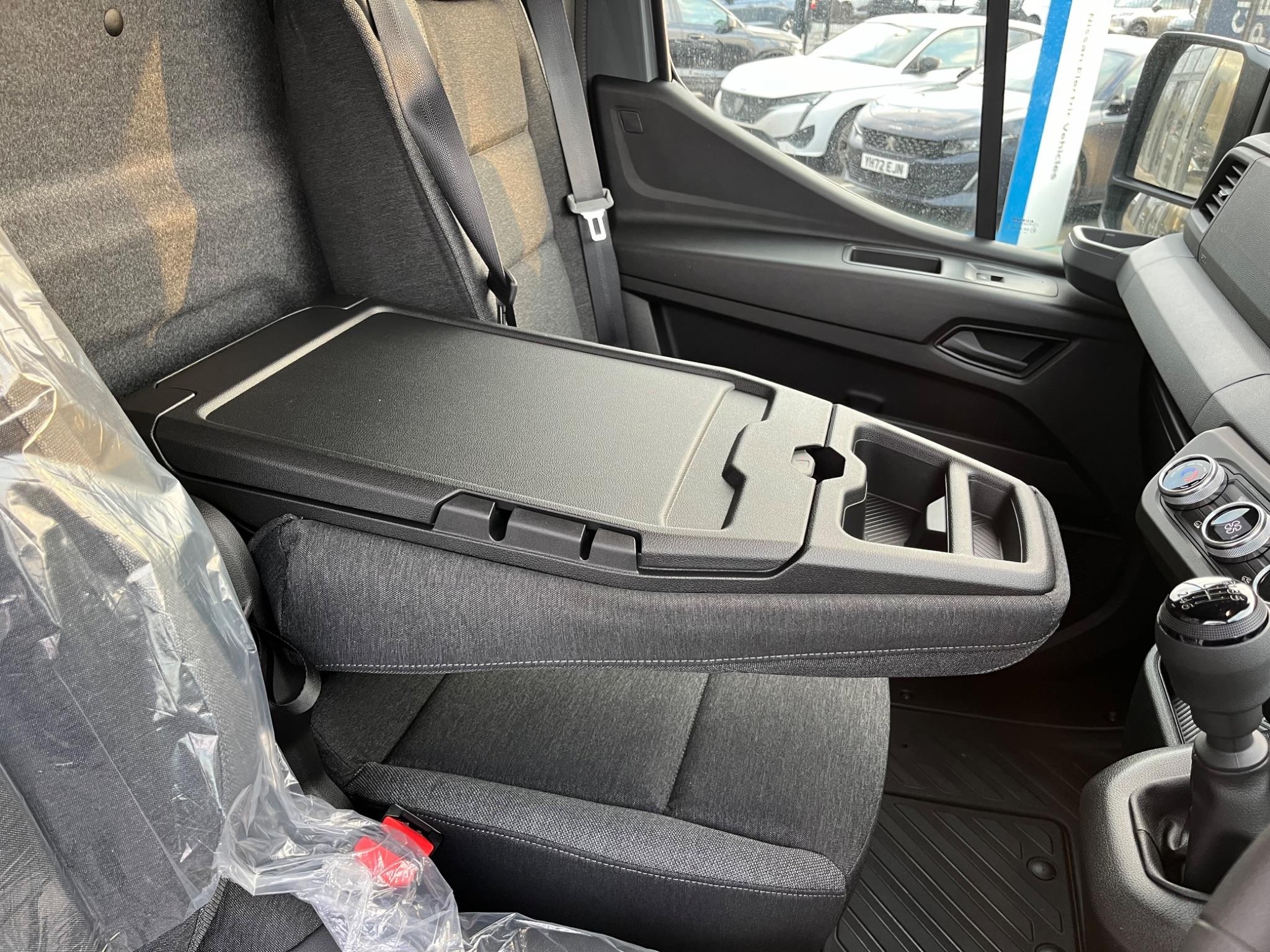 Nissan Interstar Image 42