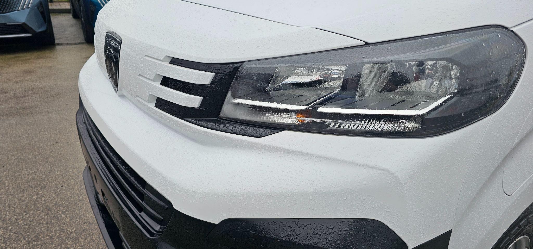Peugeot e-Expert Image 15