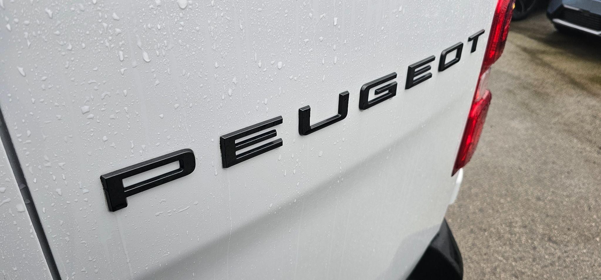 Peugeot e-Expert Image 16