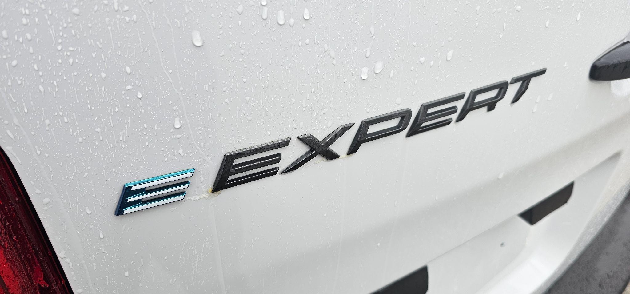 Peugeot e-Expert Image 17