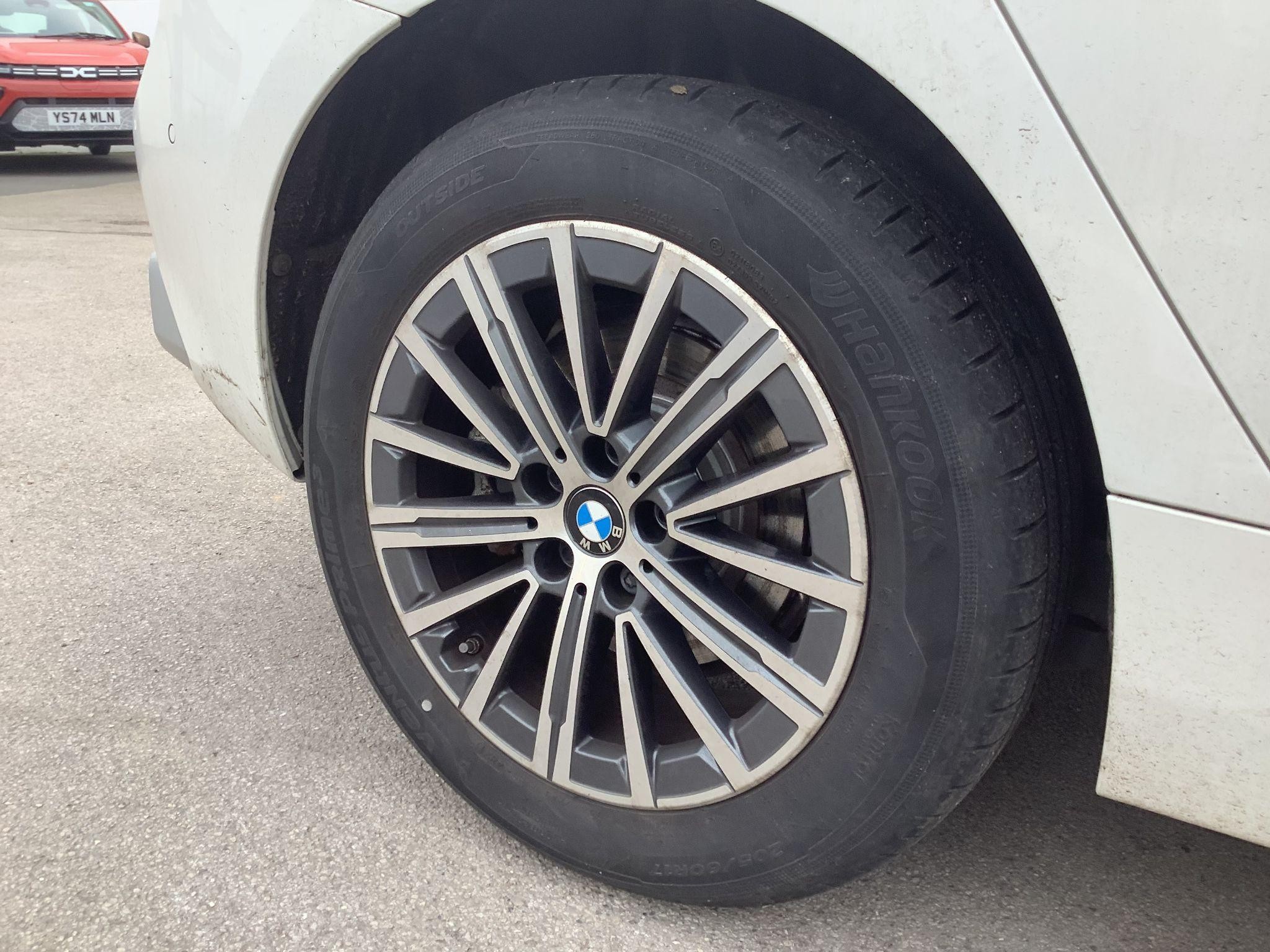BMW 2 Series Active Tourer Image 9