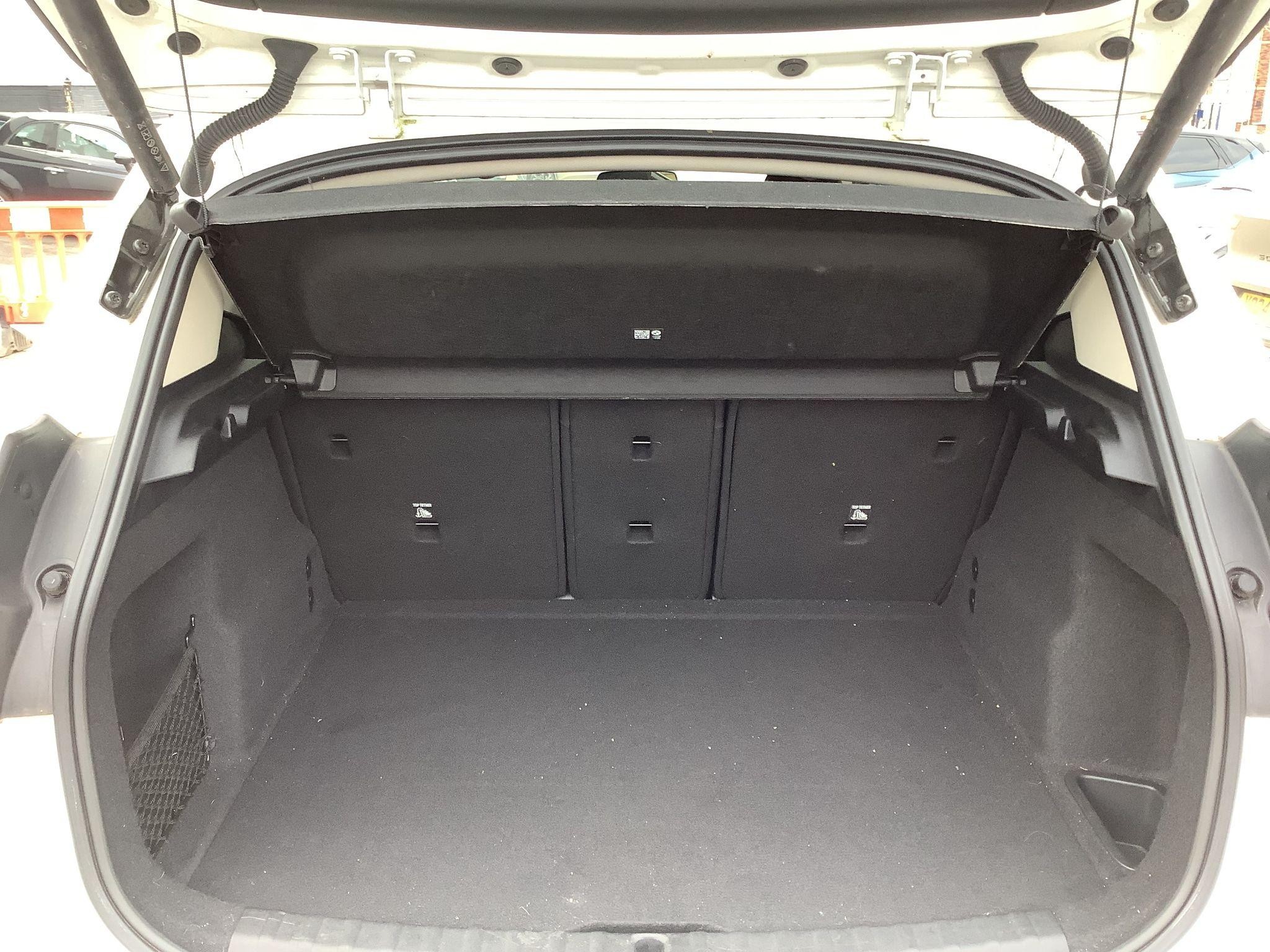 BMW 2 Series Active Tourer Image 10