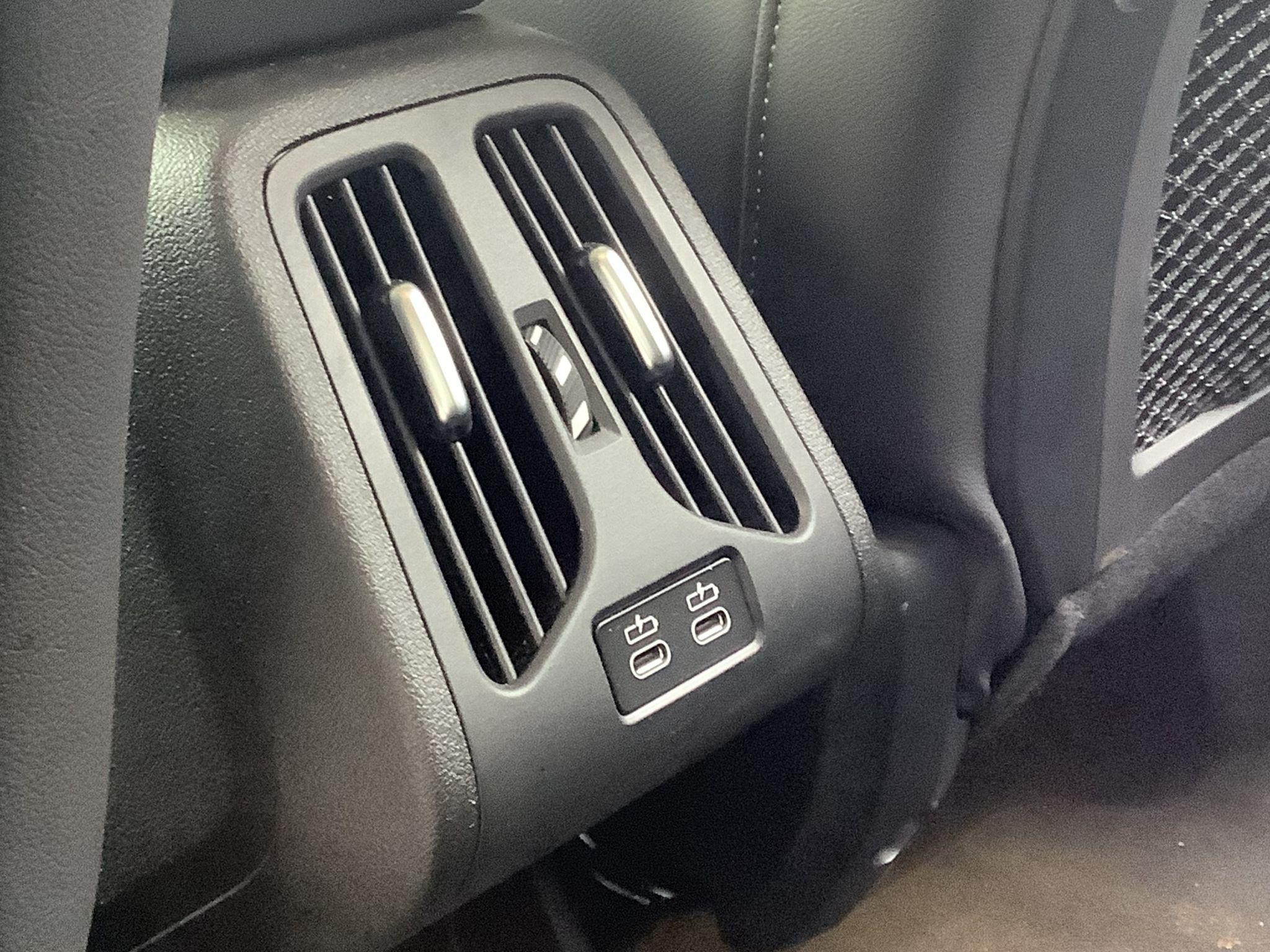 BMW 2 Series Active Tourer Image 43