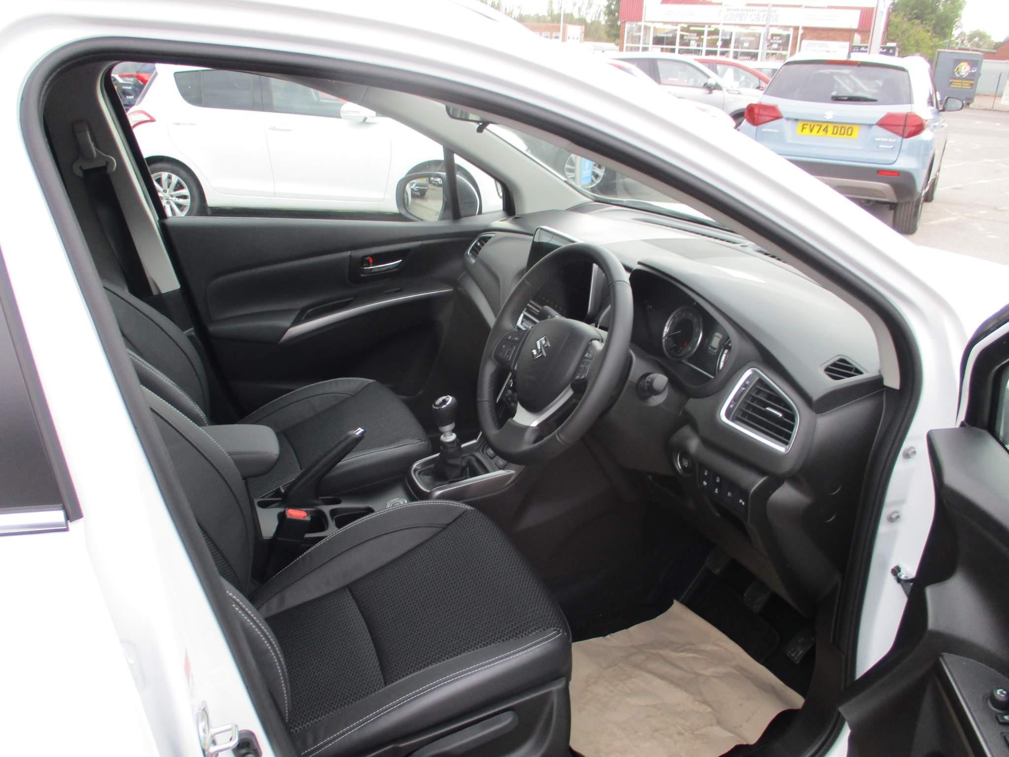 Suzuki SX4 S-Cross Image 11