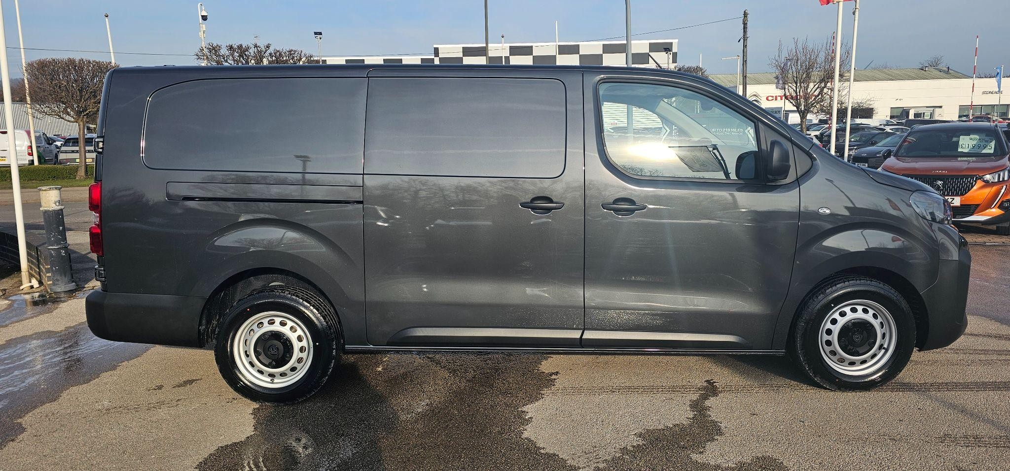 Peugeot Expert Image 2