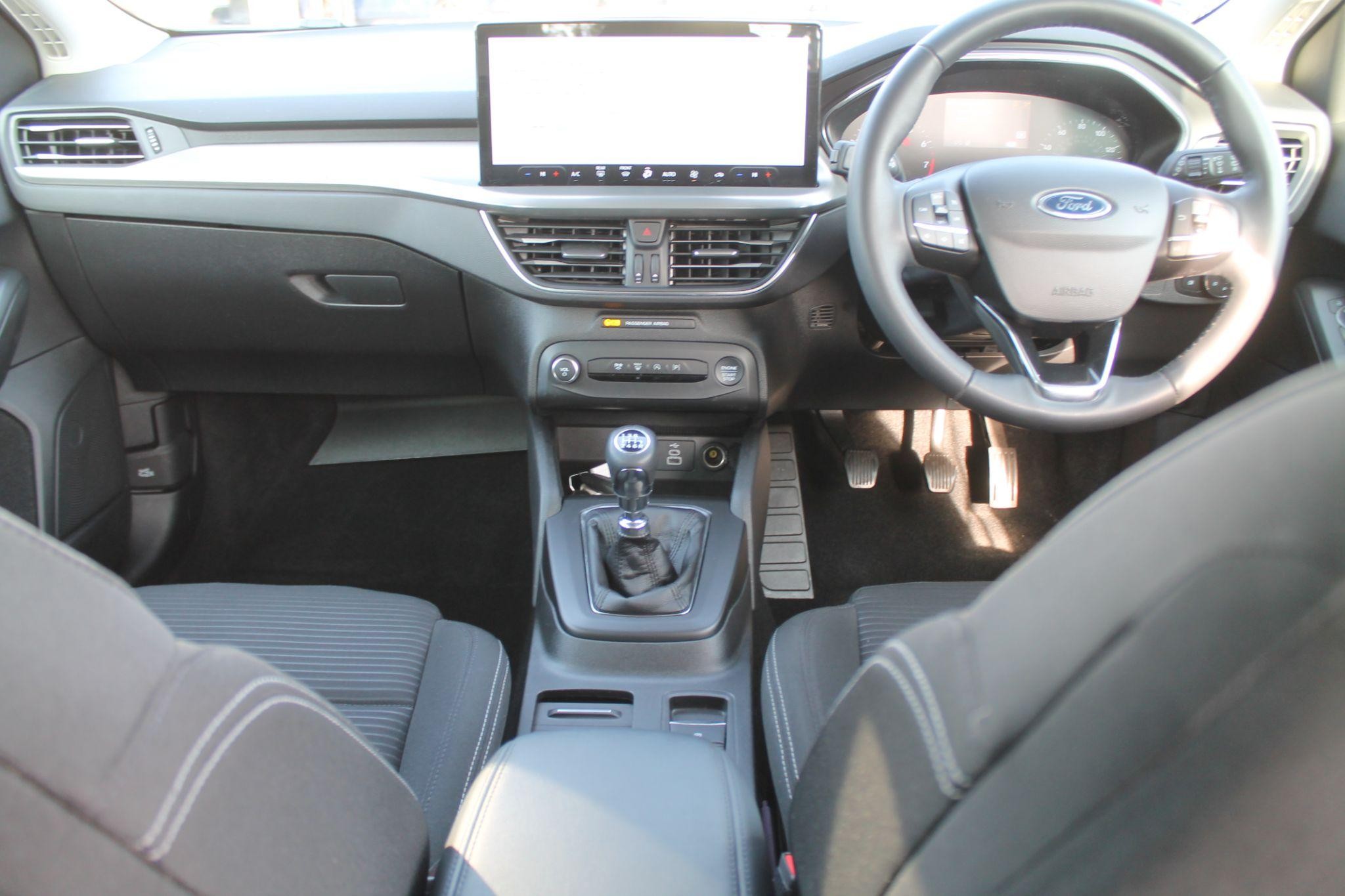 Ford Focus Image 13
