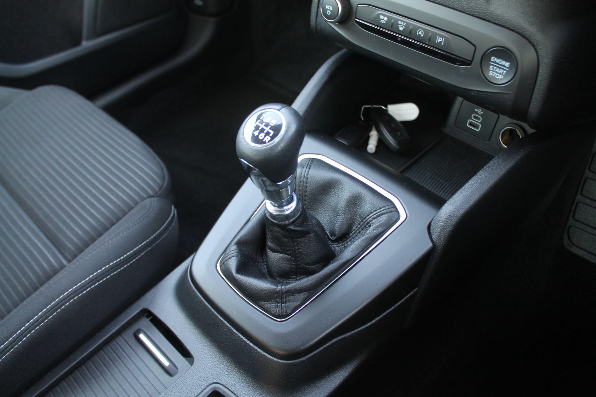 Ford Focus Image 21